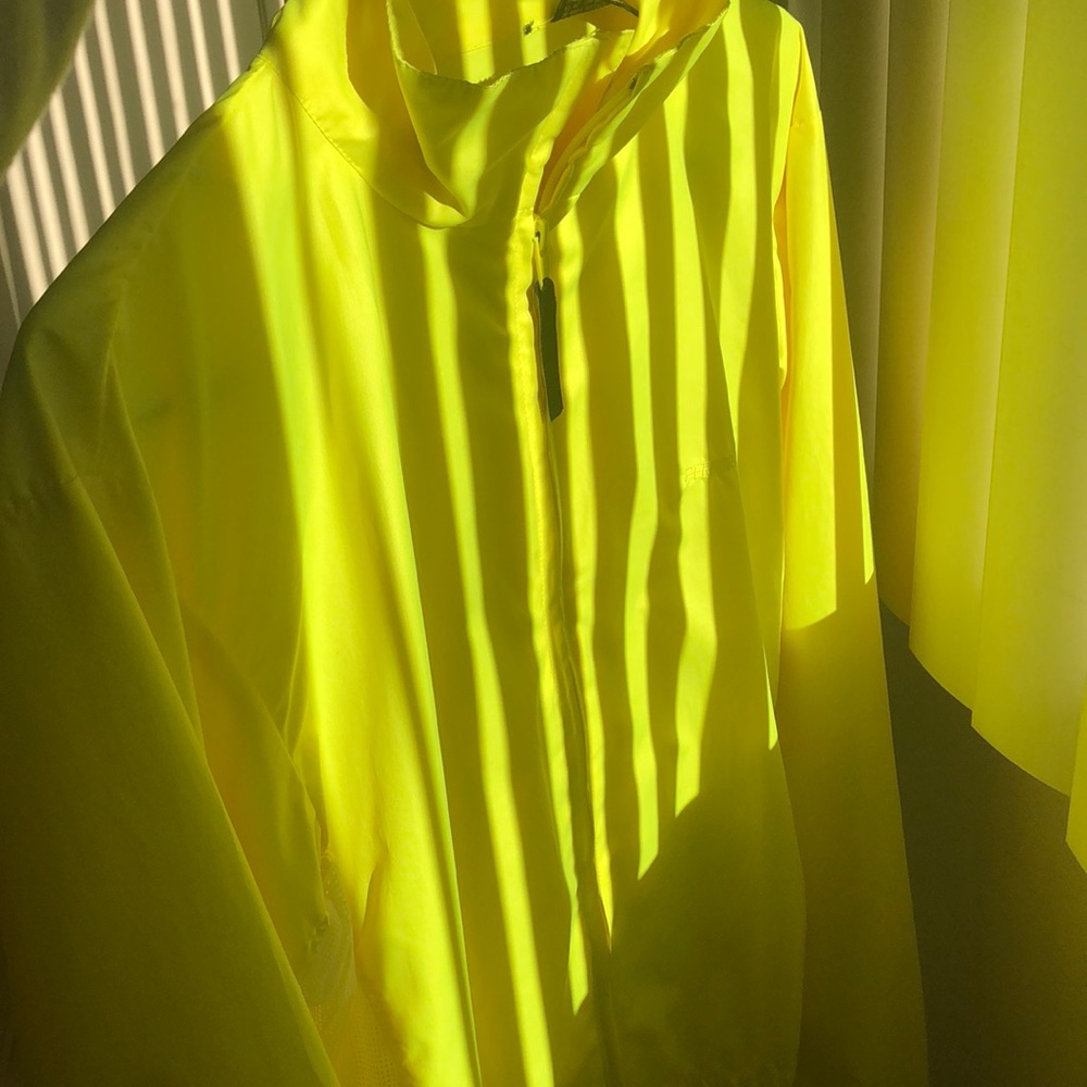 Wind breaker